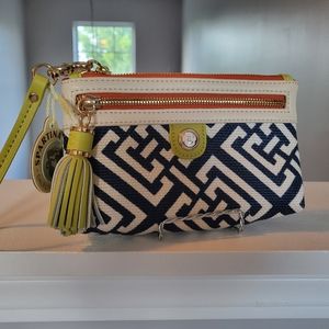 Starting 449 Wristlet NEW W TAGS